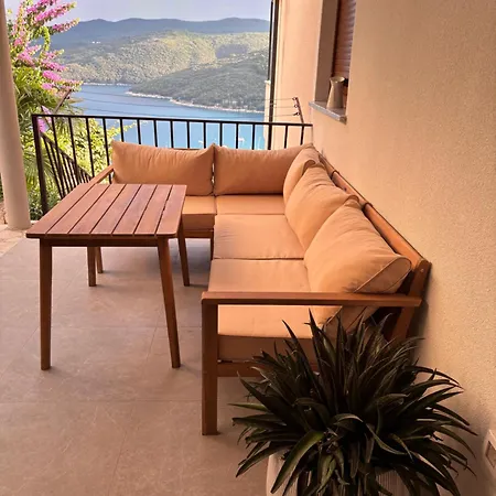 Amor, Flat With Private Hot Tub, Breathtaking Views And Free Parking In A Garage, Bookable Year Round, Also Take A Look At Our Flat Coccolina *