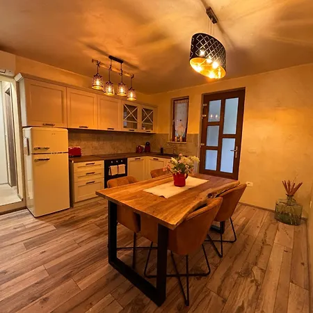 아파트 Amor, Flat With Private Hot Tub, Breathtaking Views And Free Parking In A Garage, Bookable Year Round, Also Take A Look At Our Flat Coccolina